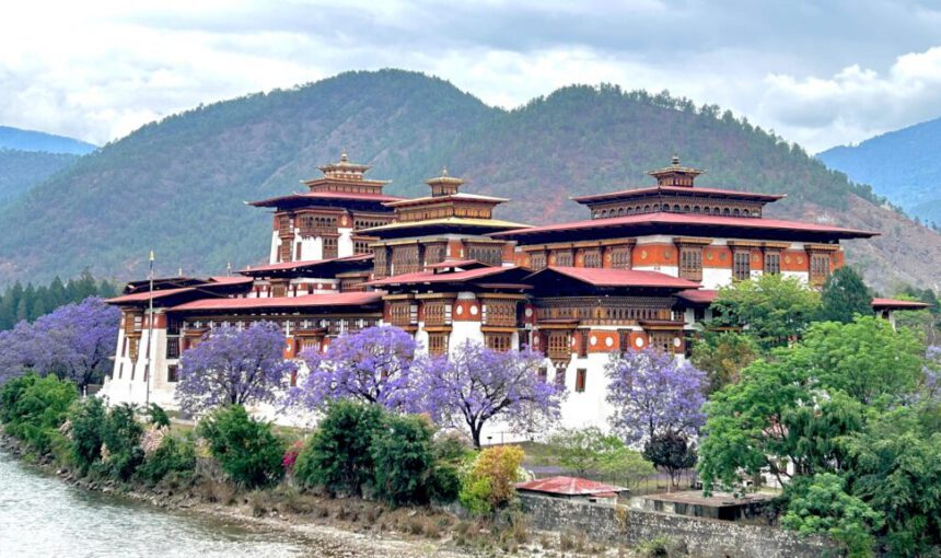 Exploring Punakha Dzong: A Jewel of Bhutanese Architecture
